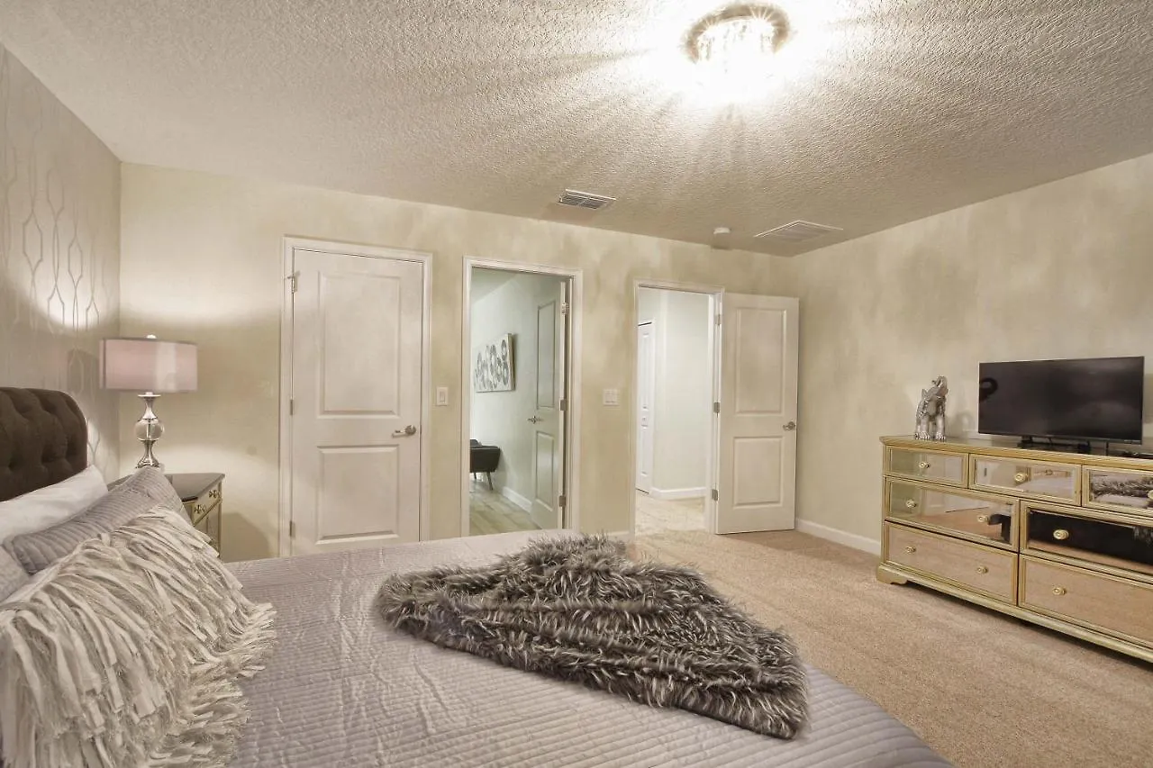 Holiday home Solterra - 6 Bedrooms House W/Pool-7036Sr Davenport United States