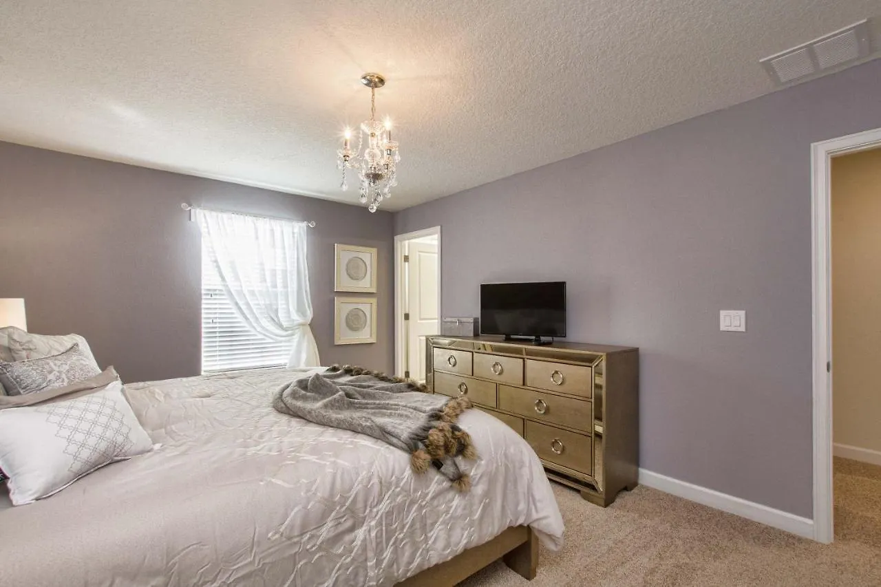 Solterra - 6 Bedrooms House W/Pool-7036Sr Davenport United States