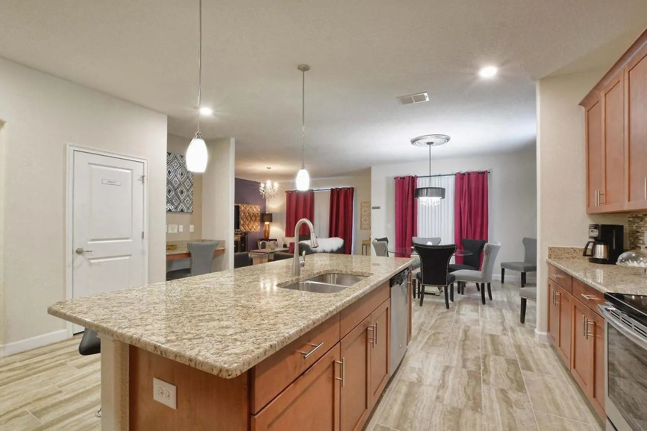 Solterra - 6 Bedrooms House W/Pool-7036Sr Davenport
