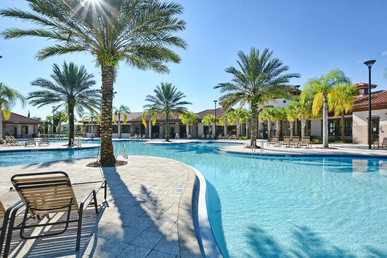 Solterra - 6 Bedrooms House W/Pool-7036Sr Davenport 0*,